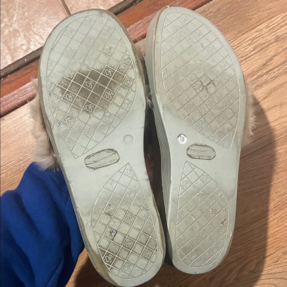 Donald J. Pliner Women's Plush Fur Slippers - Cream - Picture 2 of 6